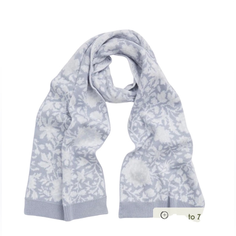 Vera Bradley Cozy Scarf in Woodland Lace